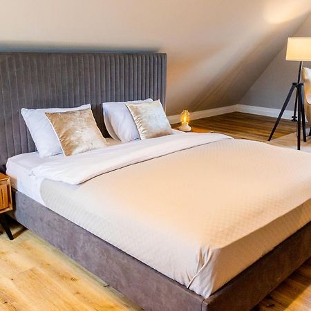 Moderne Maisonette Ferienwohnung Mit Gartenzugang, Nur 7 Gehminuten Zum Strand, Parkplatz & Fahrradunterstellplatz Шарбойтц Екстериор снимка