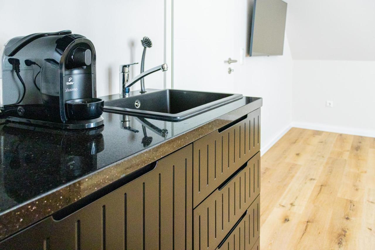 Moderne Maisonette Ferienwohnung Mit Gartenzugang, Nur 7 Gehminuten Zum Strand, Parkplatz & Fahrradunterstellplatz Шарбойтц Екстериор снимка