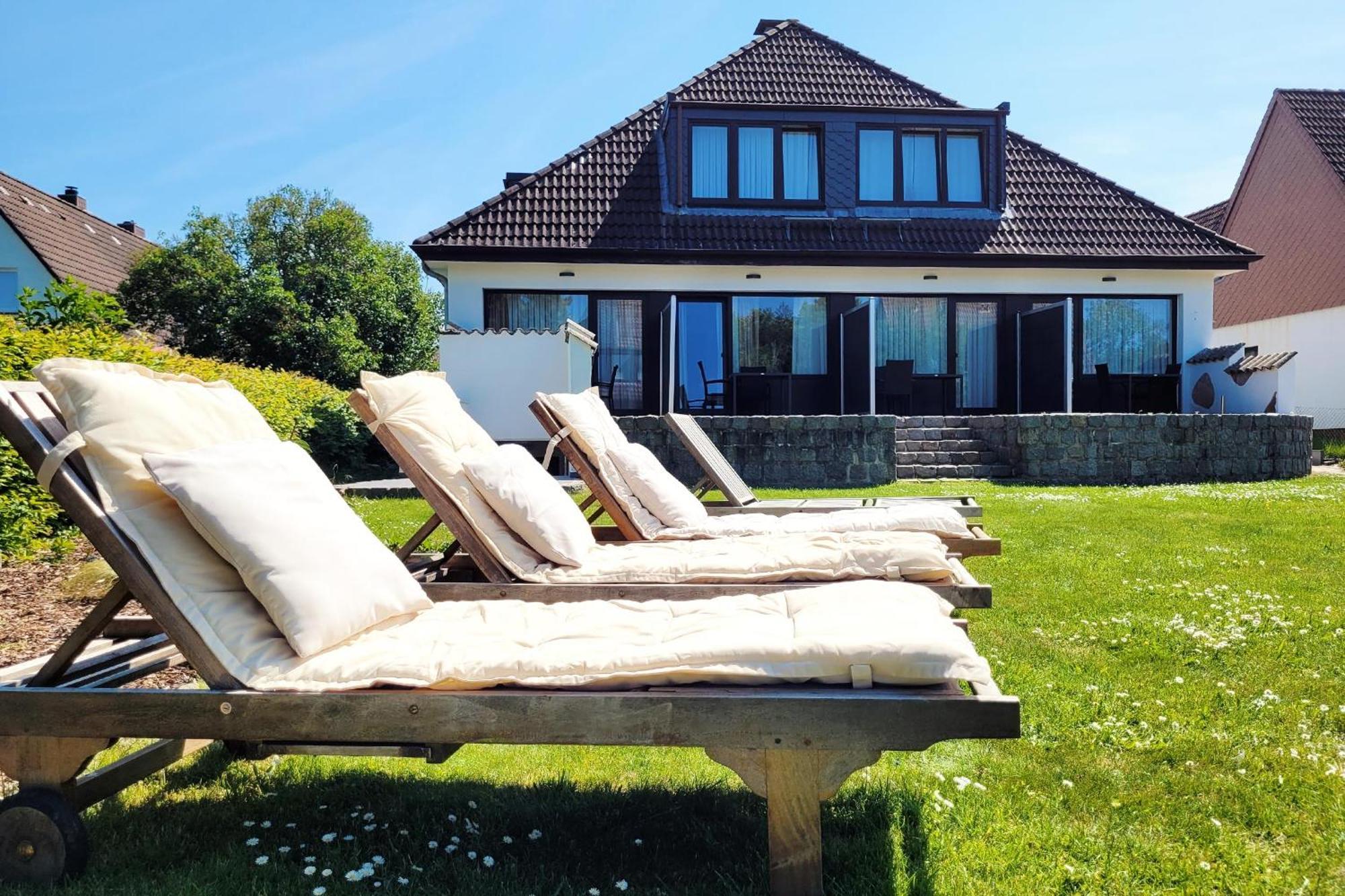 Moderne Maisonette Ferienwohnung Mit Gartenzugang, Nur 7 Gehminuten Zum Strand, Parkplatz & Fahrradunterstellplatz Шарбойтц Екстериор снимка
